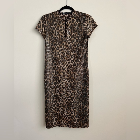Jackie Rogers NY Dresses & Skirts - Jackie Roger’s NY Like New Short Sleeve Leopard Print Dress. Size S